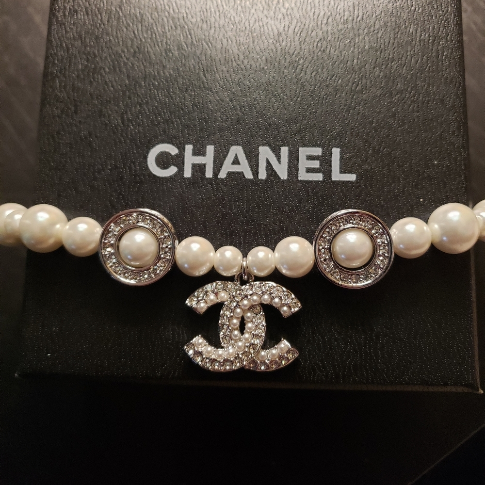 Chanel diamonds and pearls bracelet 2019